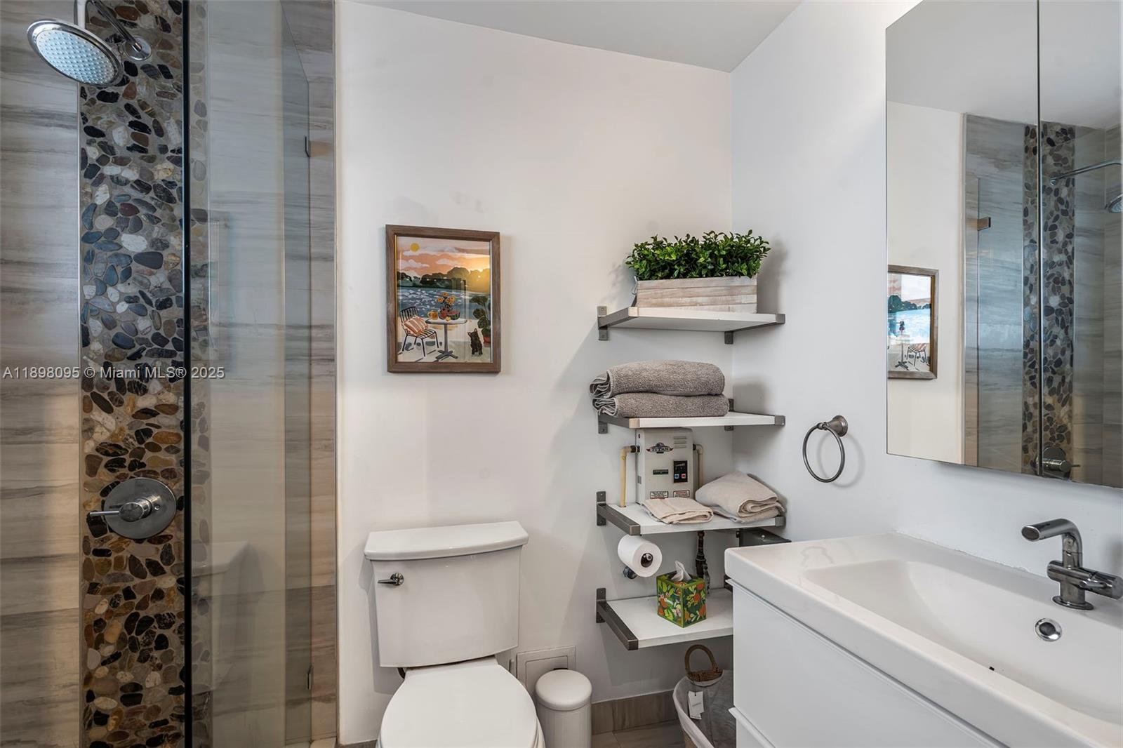 BAYSHORE YACHT & TENNIS C - Residential