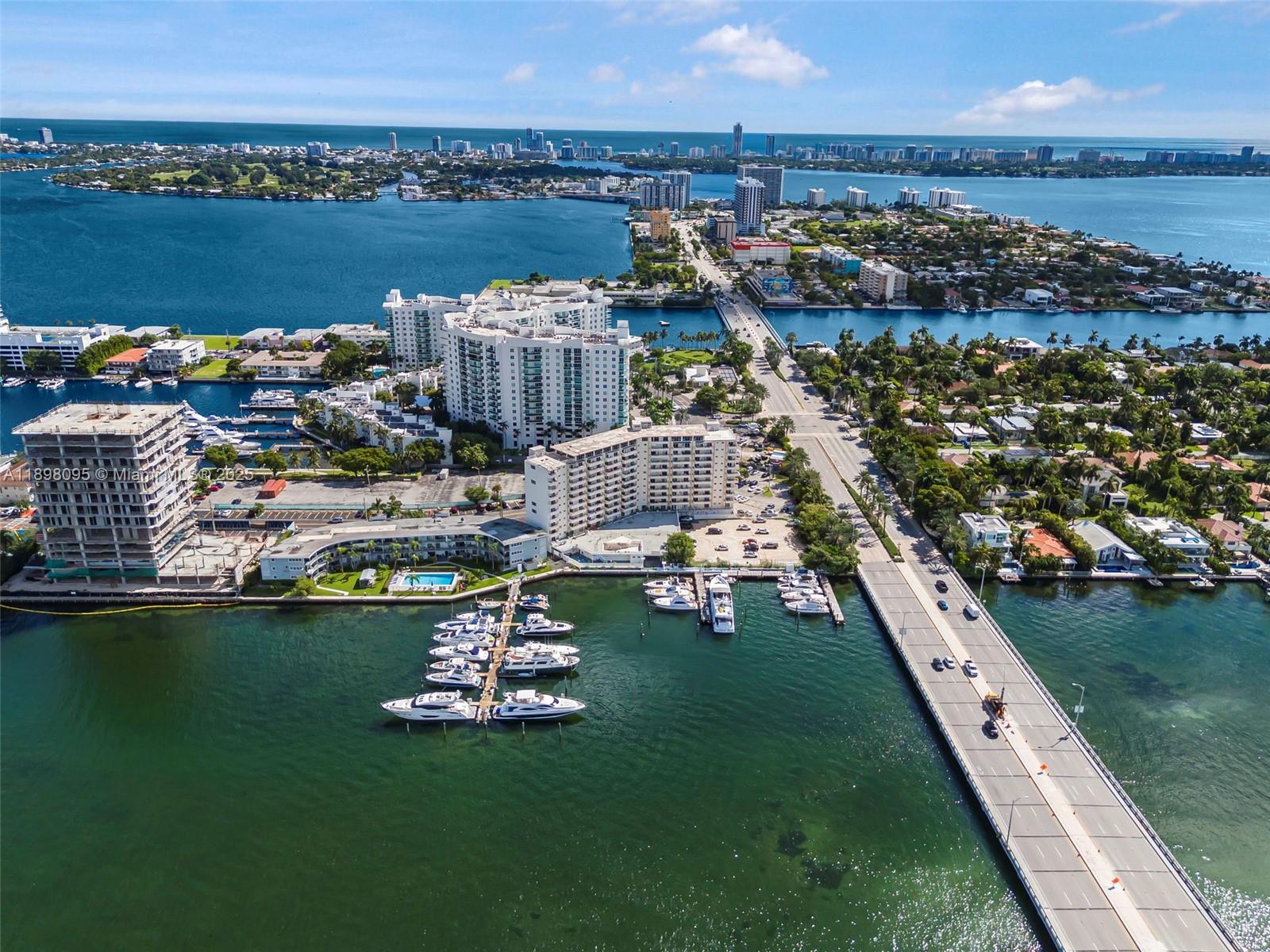 BAYSHORE YACHT & TENNIS C - Residential