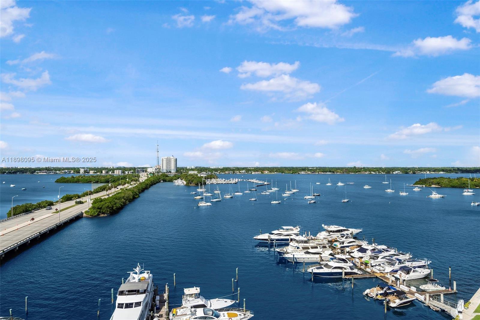BAYSHORE YACHT & TENNIS C - Residential
