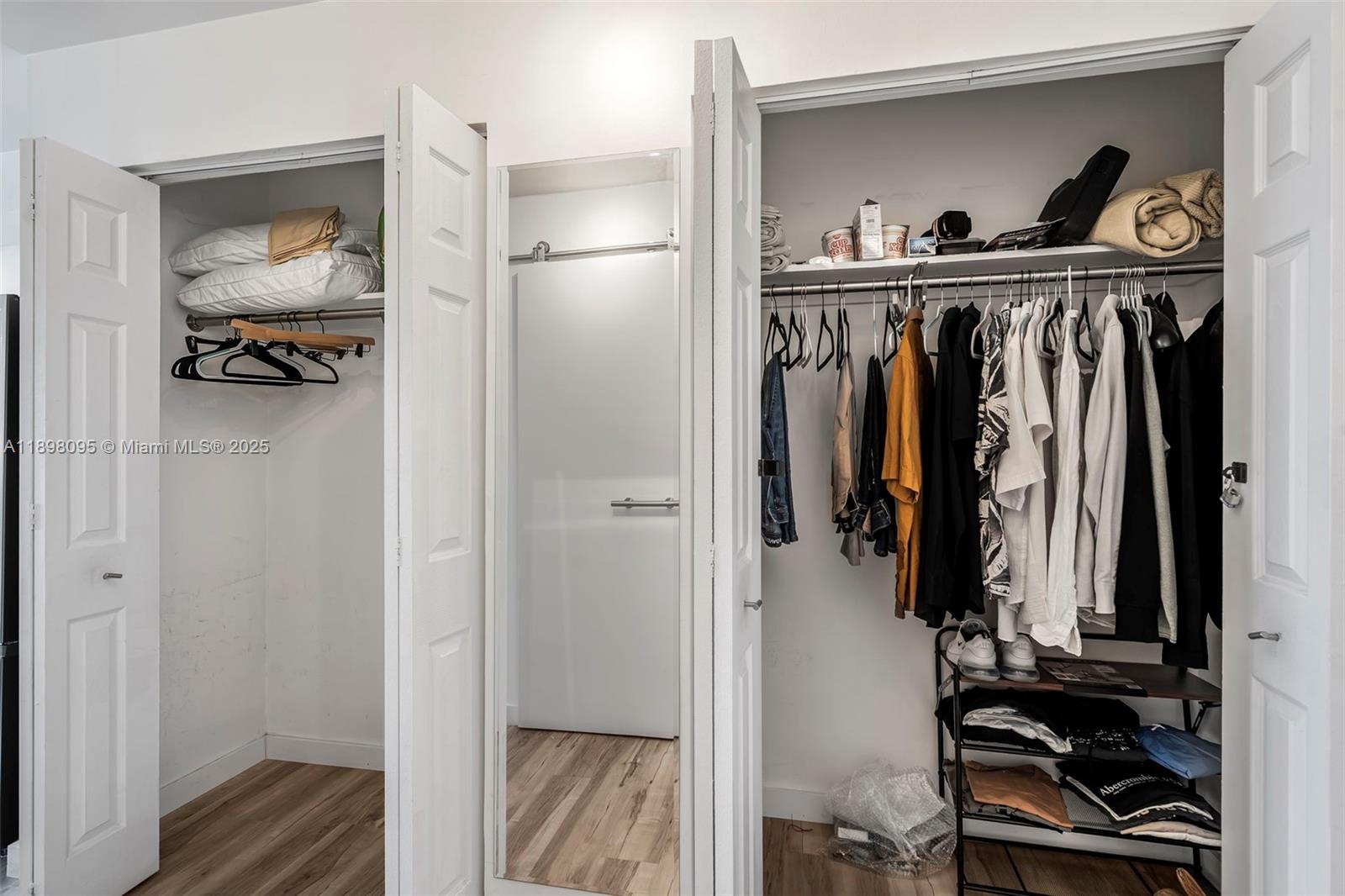 BAYSHORE YACHT & TENNIS C - Residential