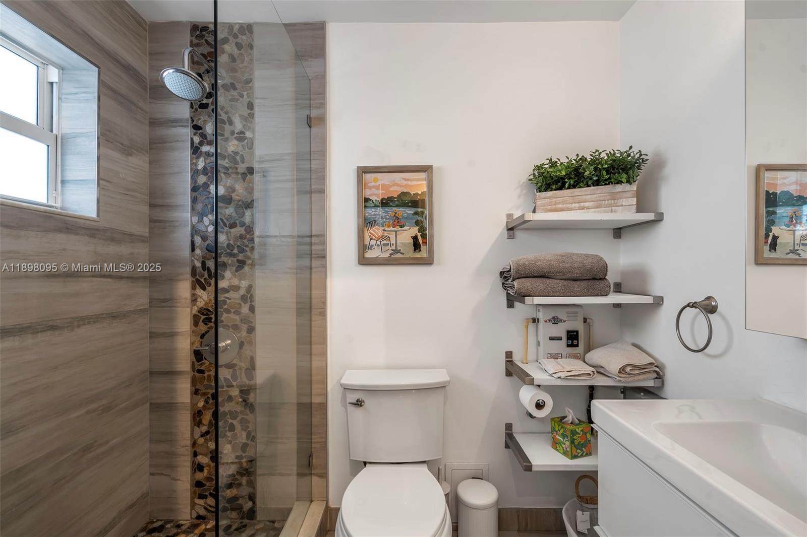 BAYSHORE YACHT & TENNIS C - Residential