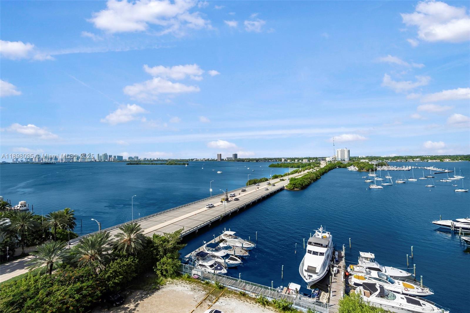 BAYSHORE YACHT & TENNIS C - Residential