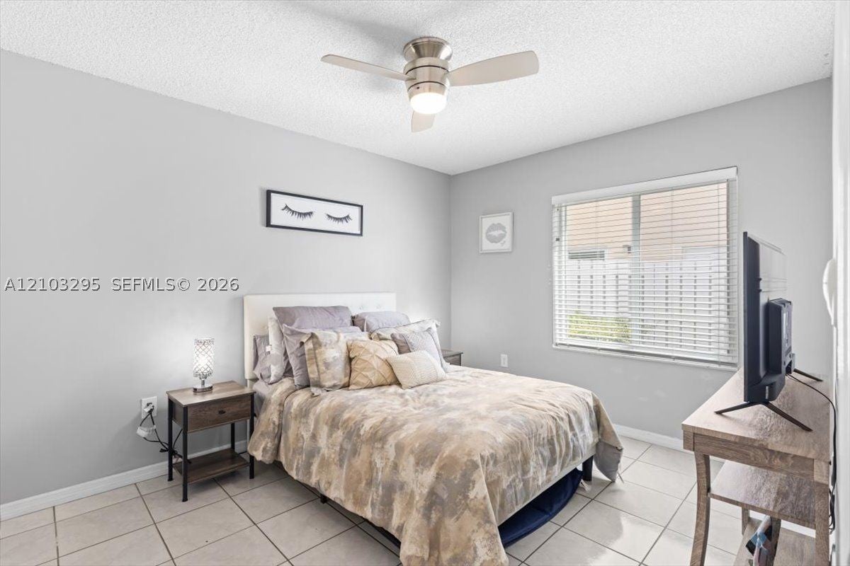 1010 NW 125th Ave