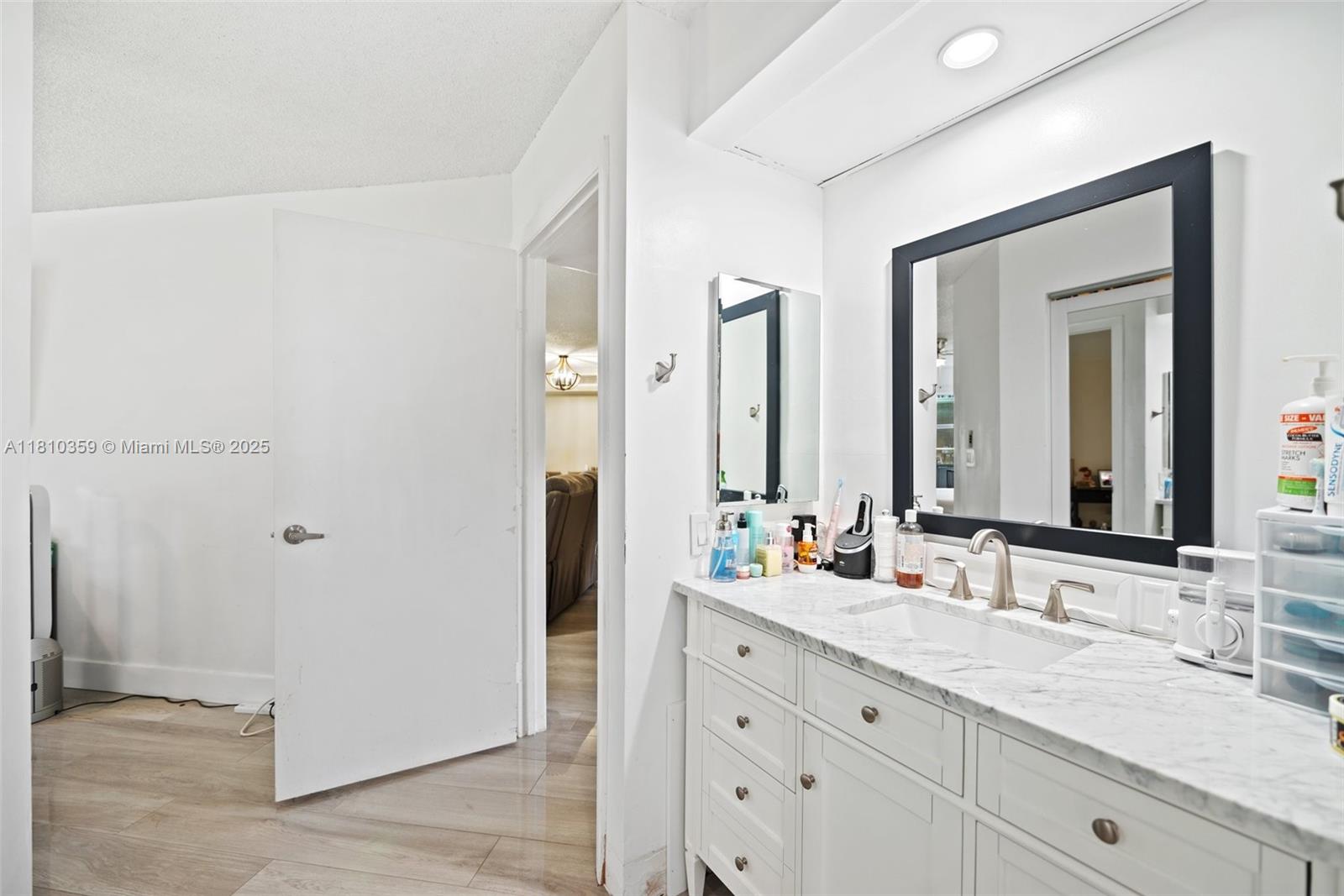 KEYS GATE CONDO NO ONE - Residential