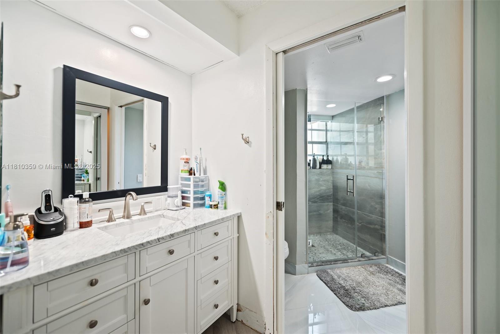 KEYS GATE CONDO NO ONE - Residential