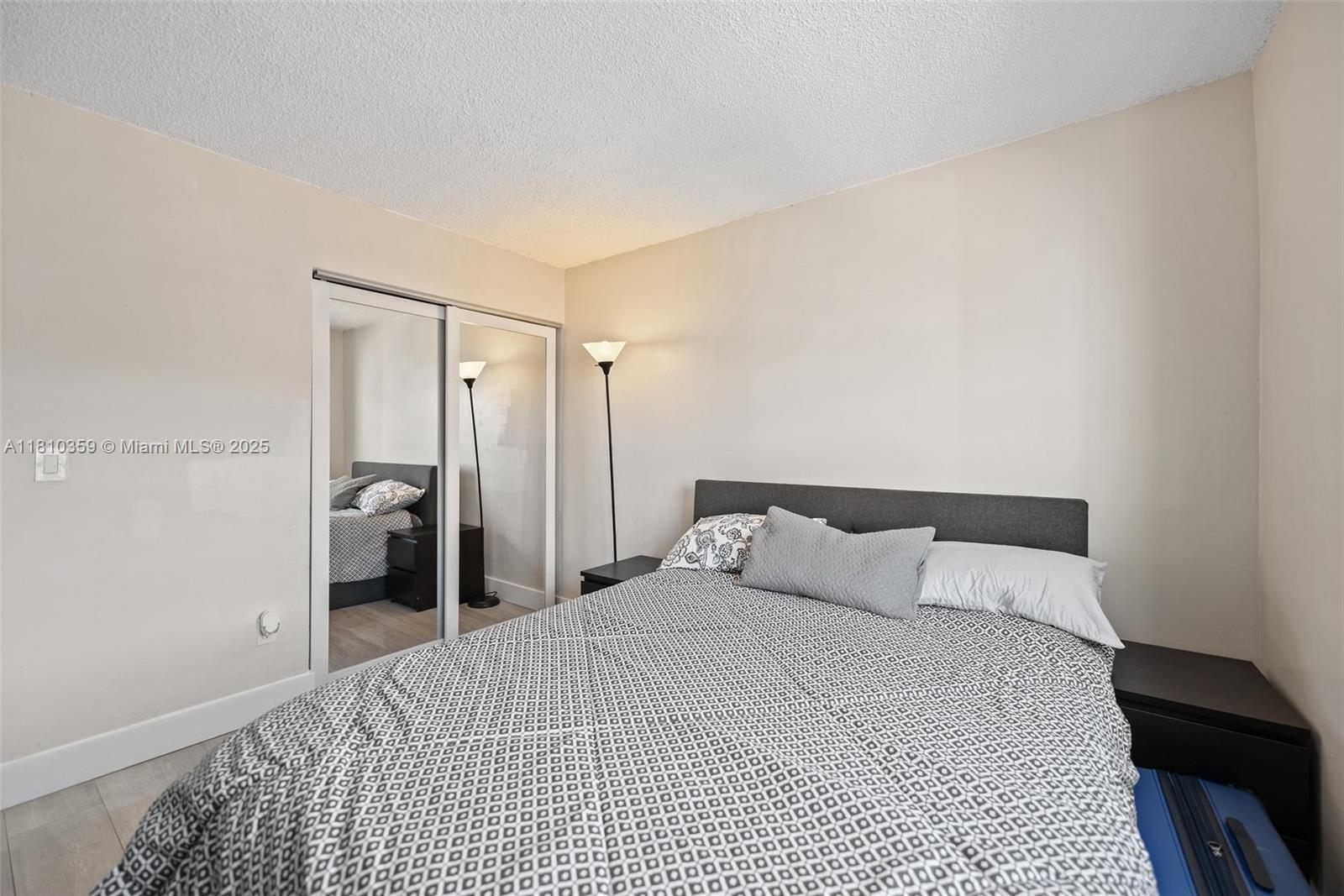 KEYS GATE CONDO NO ONE - Residential