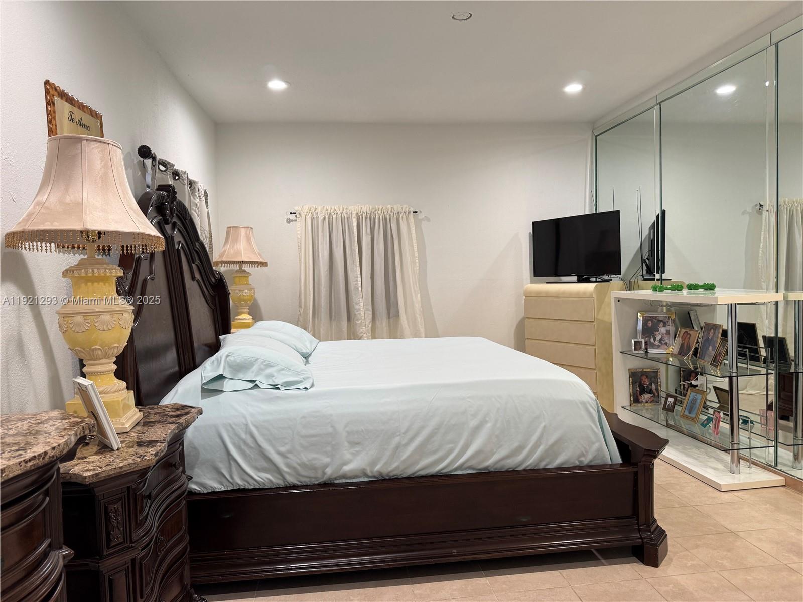 THE TROPICS AMD - Residential