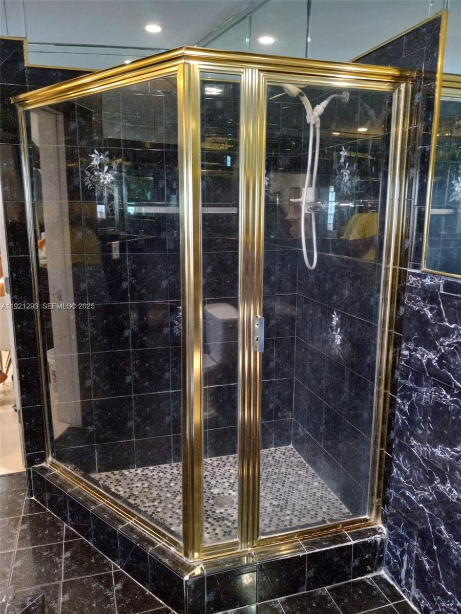 THE TROPICS AMD - Residential