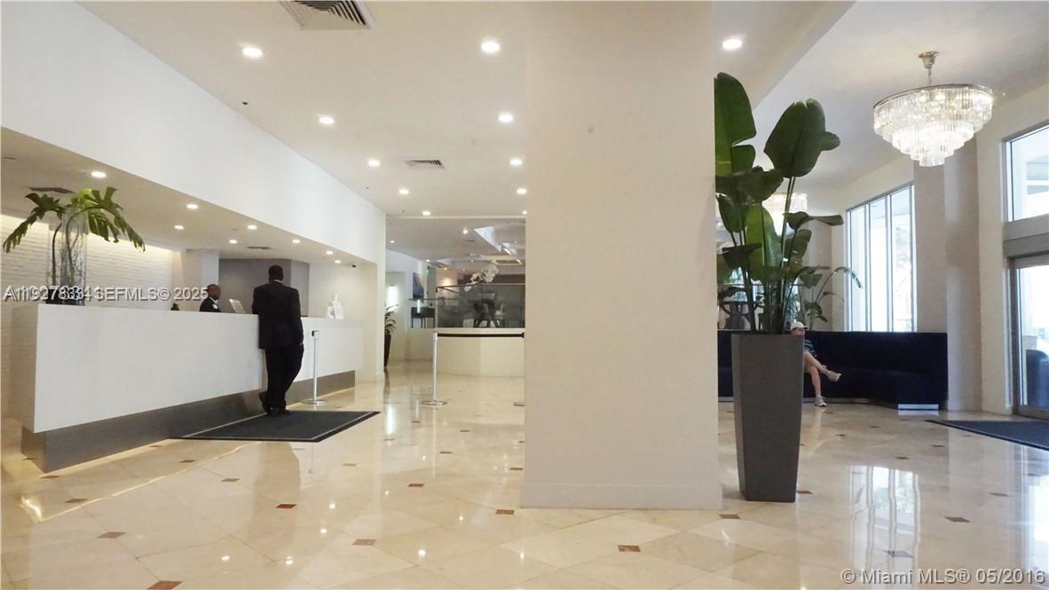 THE DECOPLAGE CONDO - Residential