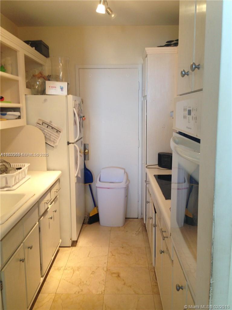 THE DECOPLAGE CONDO - Residential