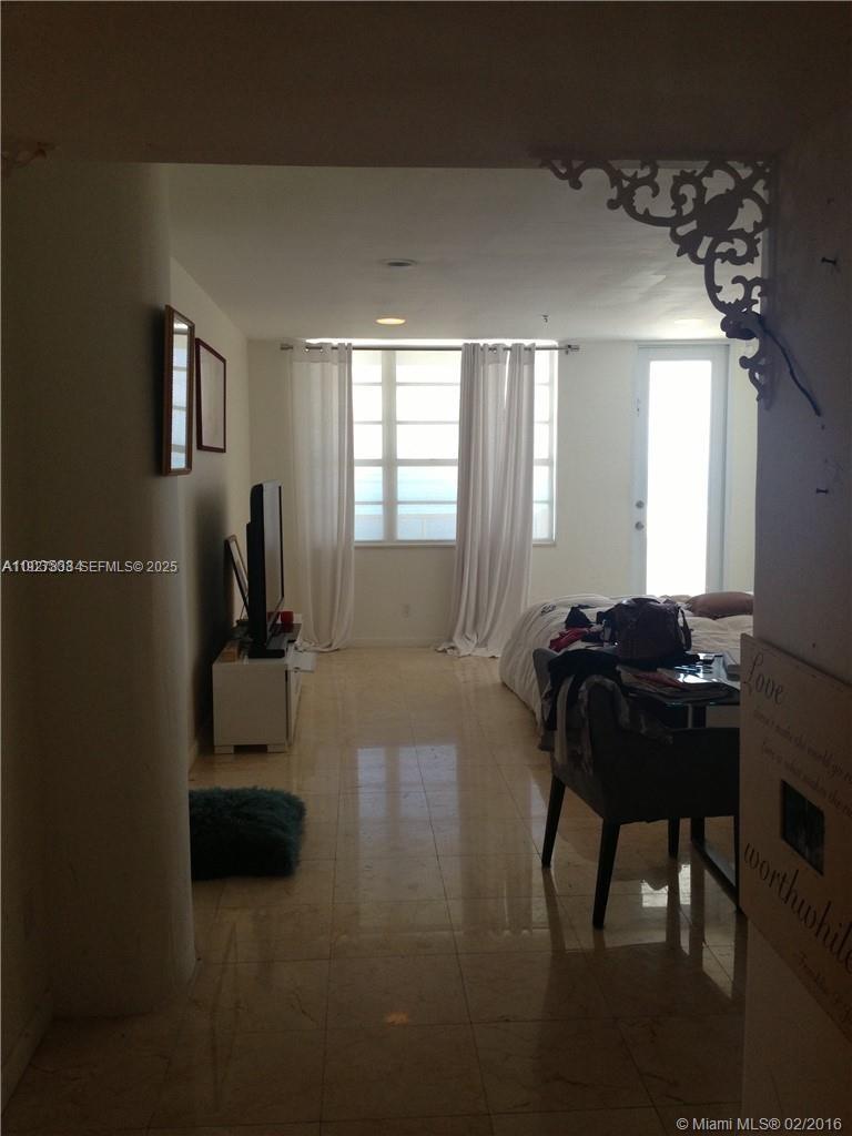 THE DECOPLAGE CONDO - Residential