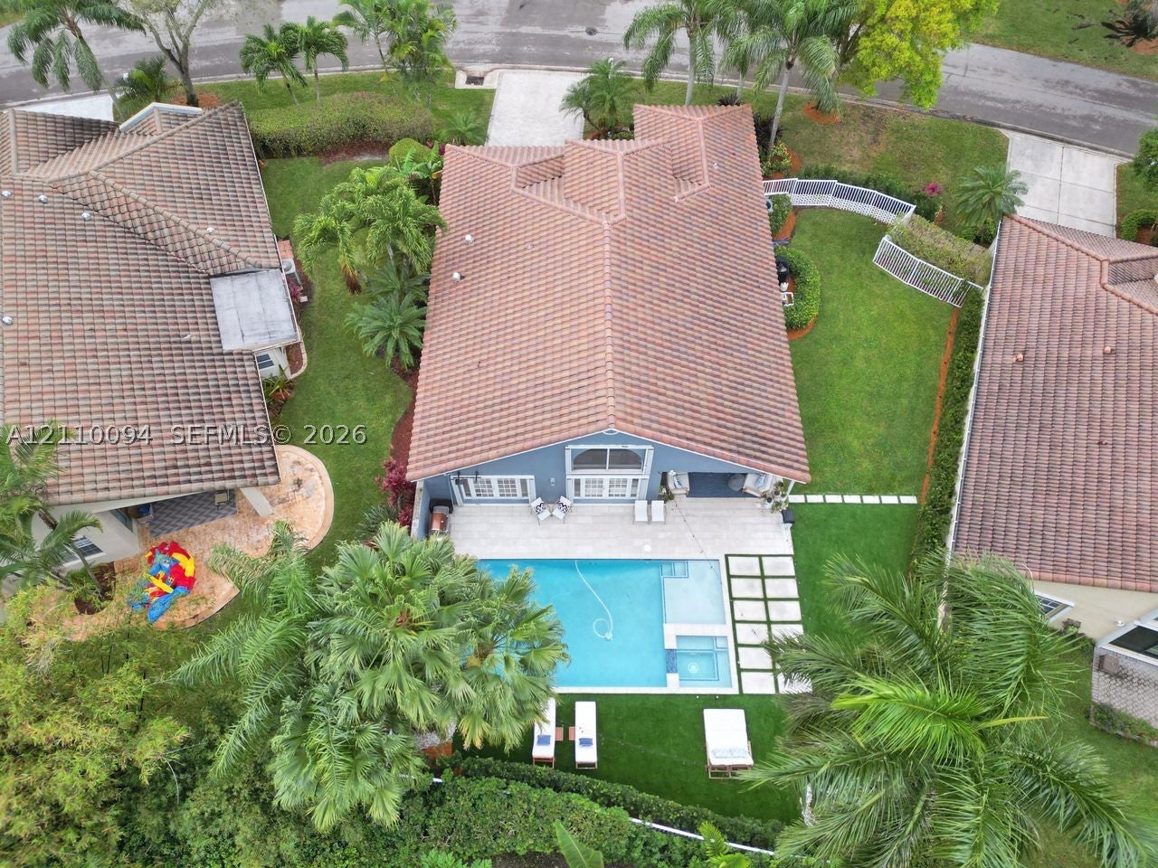 2064 Island Cir