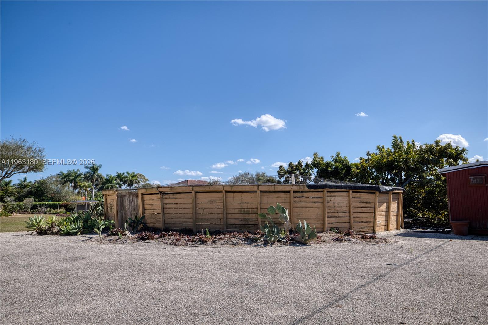 BONANZA RANCHOS - Residential