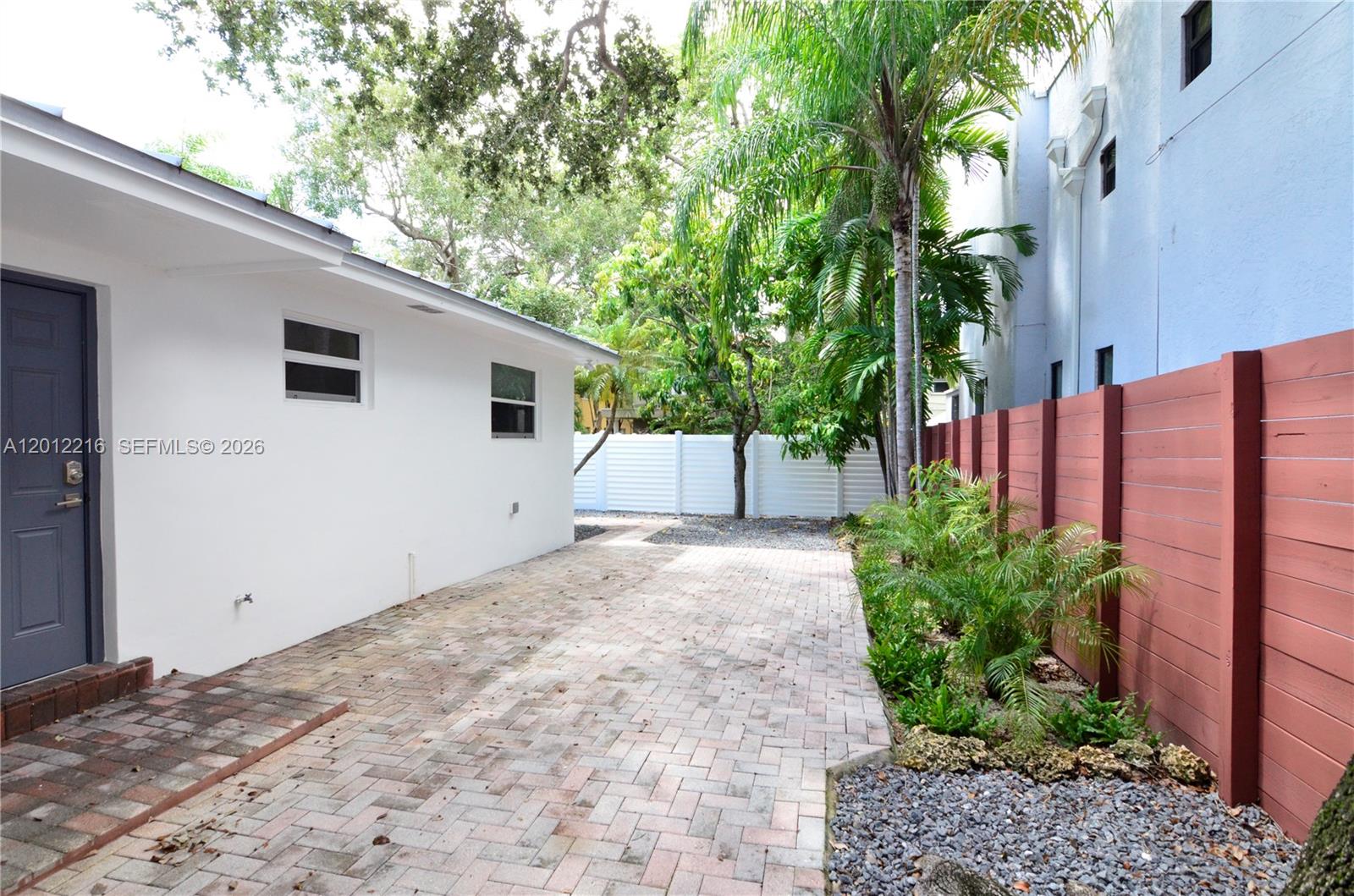 JACKSON PEACOCKS SUB - Residential Lease