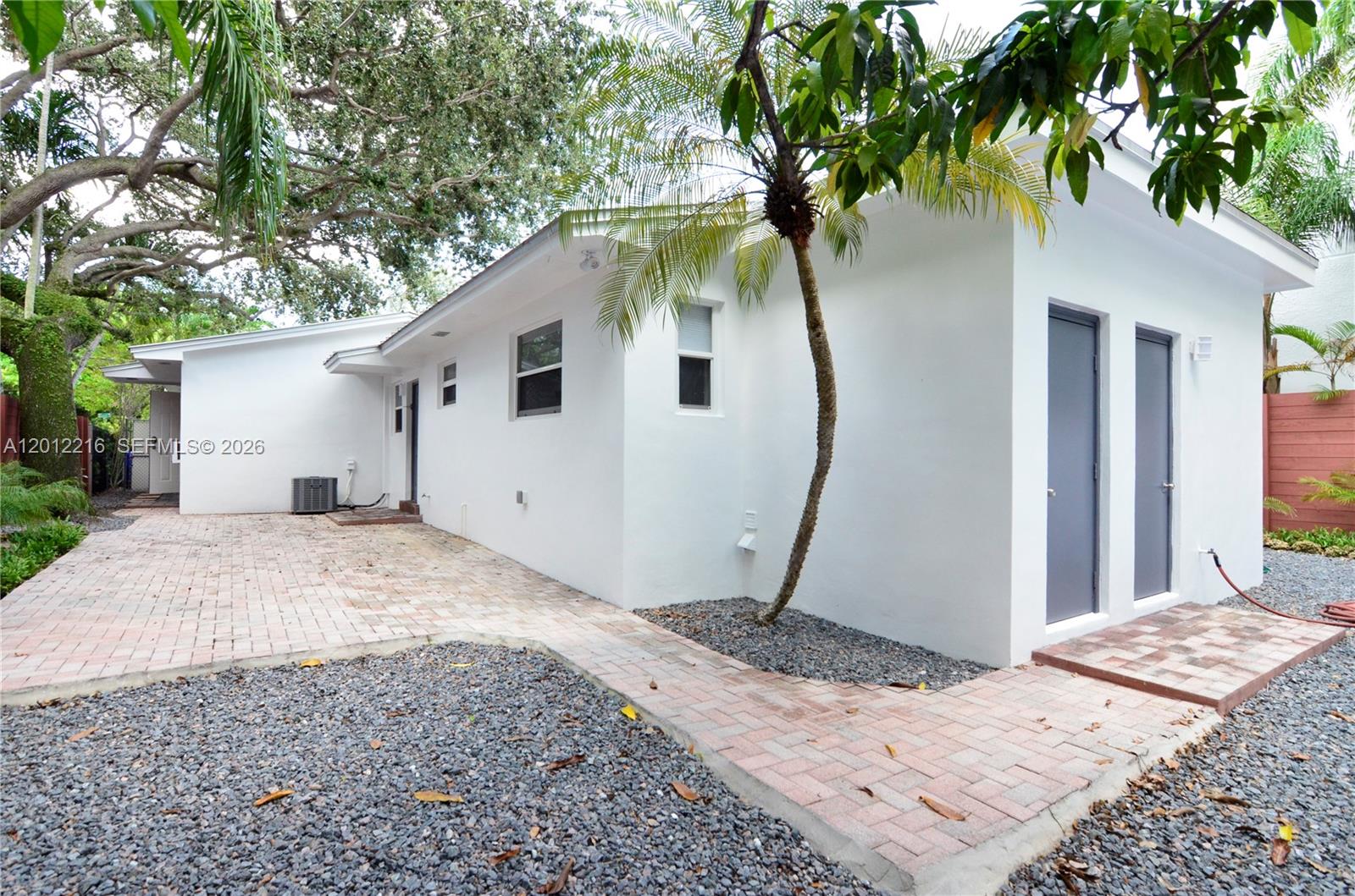 JACKSON PEACOCKS SUB - Residential Lease