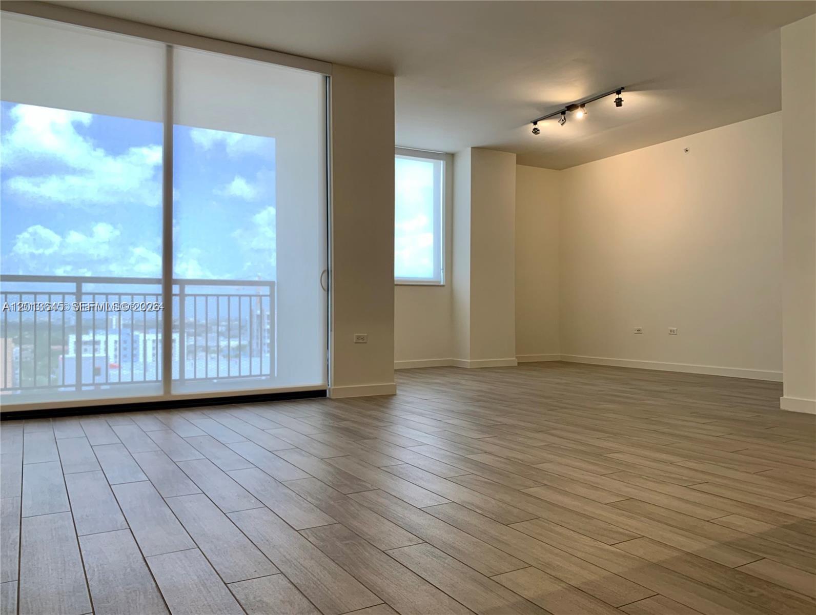999 SW 1st Ave 2712