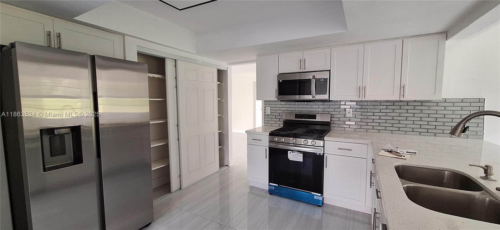 KNOLLS 1ST SECTION - Residential