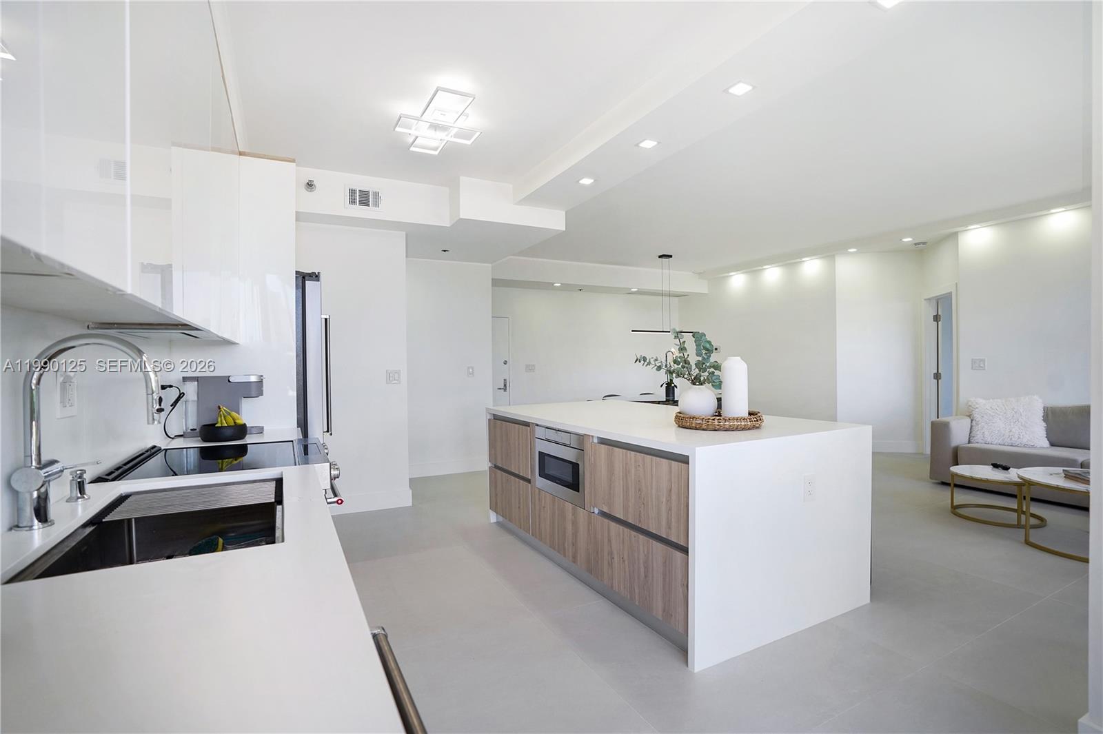 19101 NE 36th Ct 111