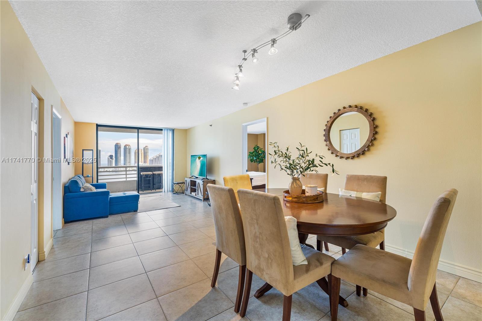 PARC CENTRAL AVENTURA EAS - Residential