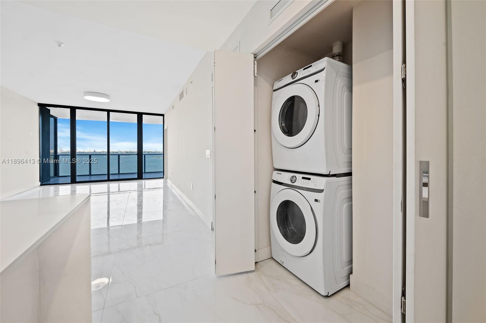 ARIA RESERVE - Residential Lease