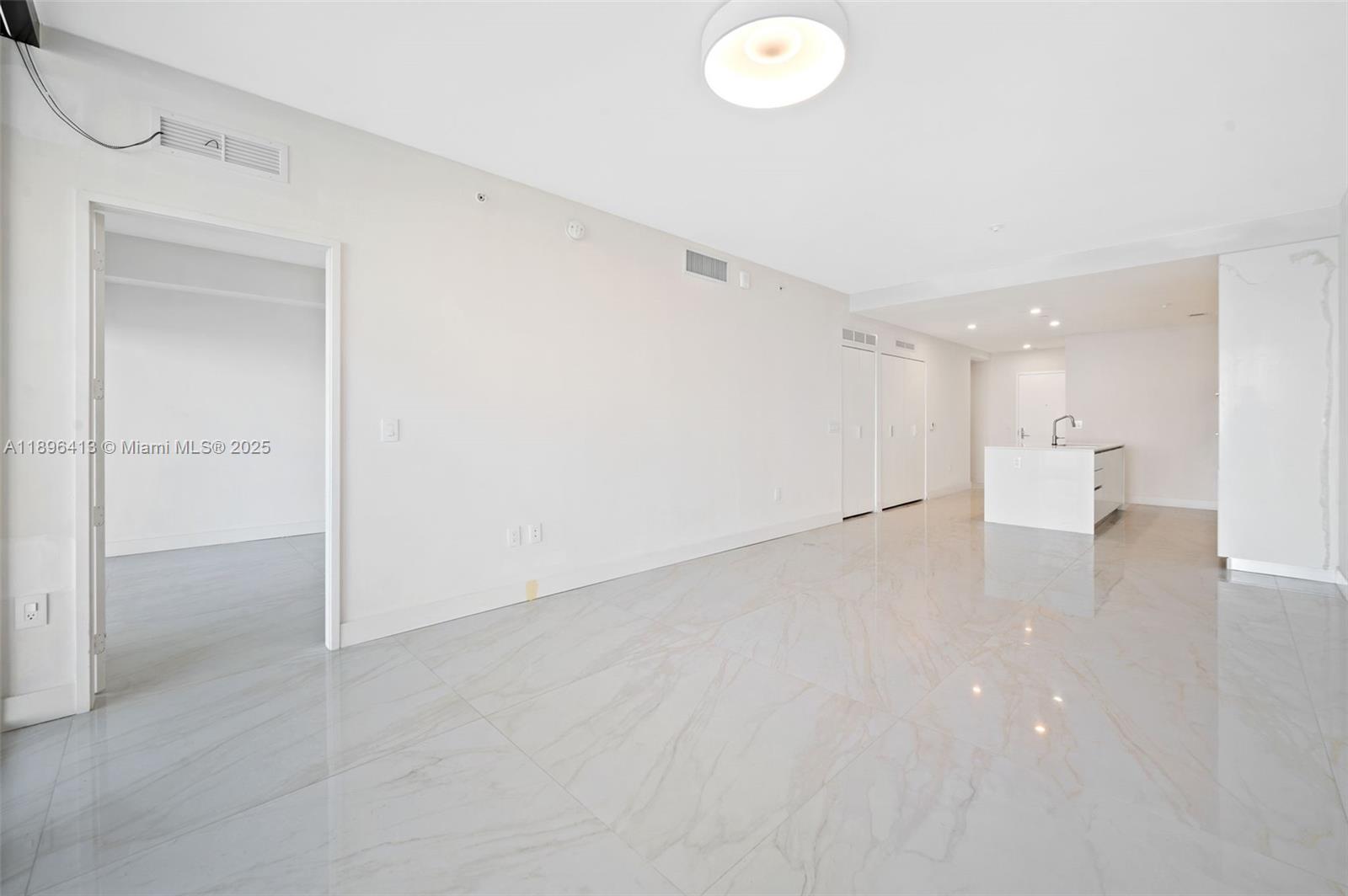 ARIA RESERVE - Residential Lease