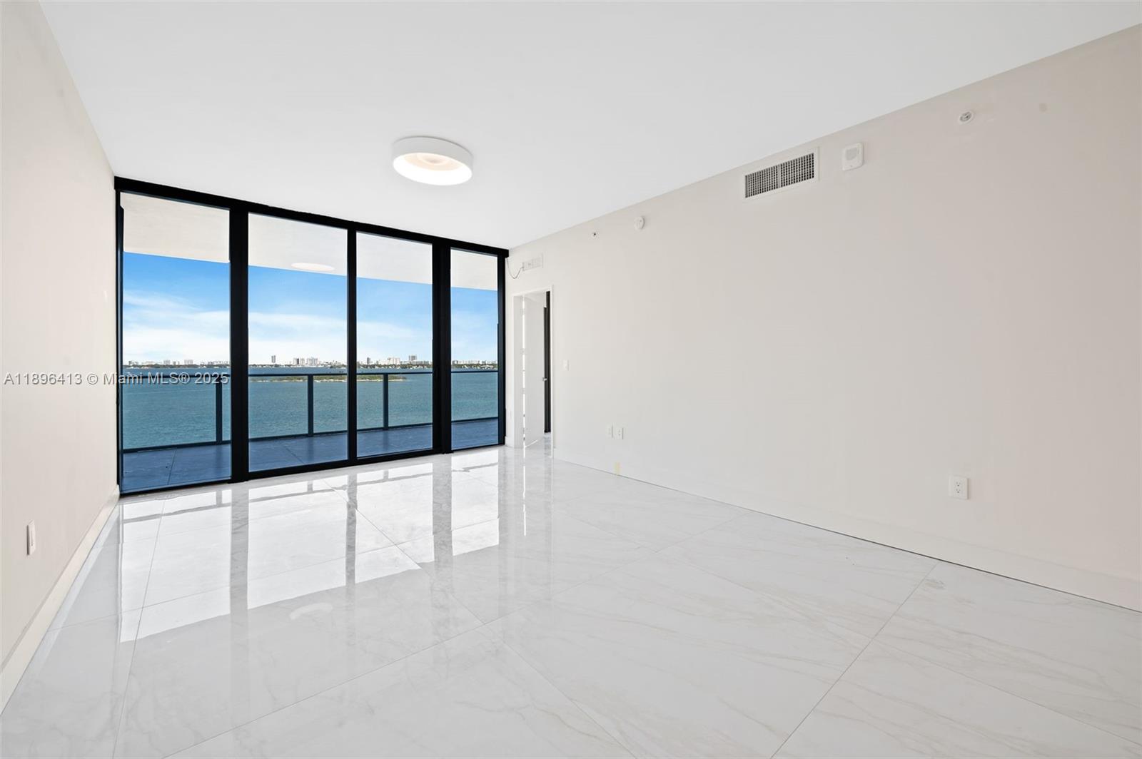 ARIA RESERVE - Residential Lease