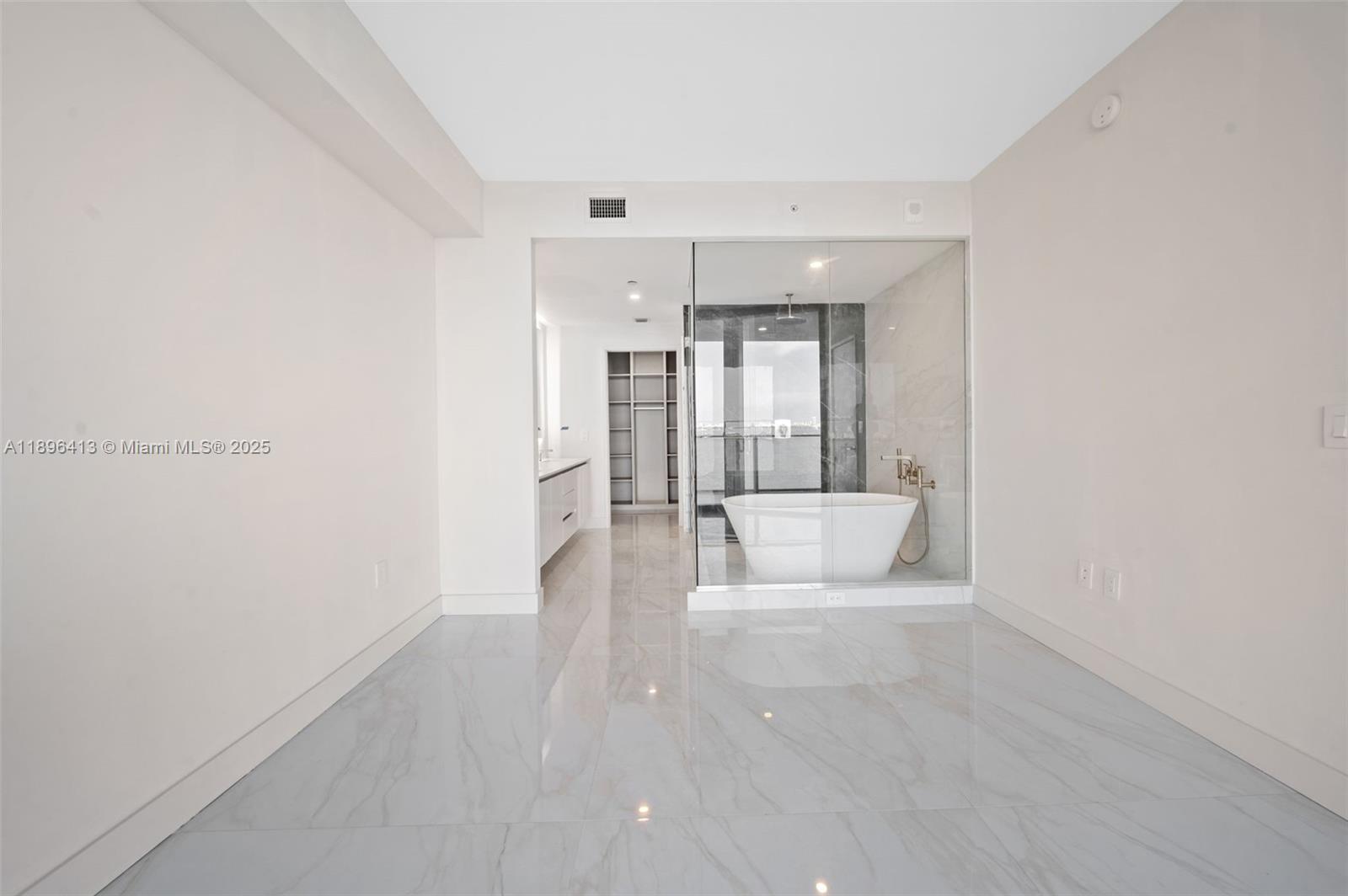 ARIA RESERVE - Residential Lease