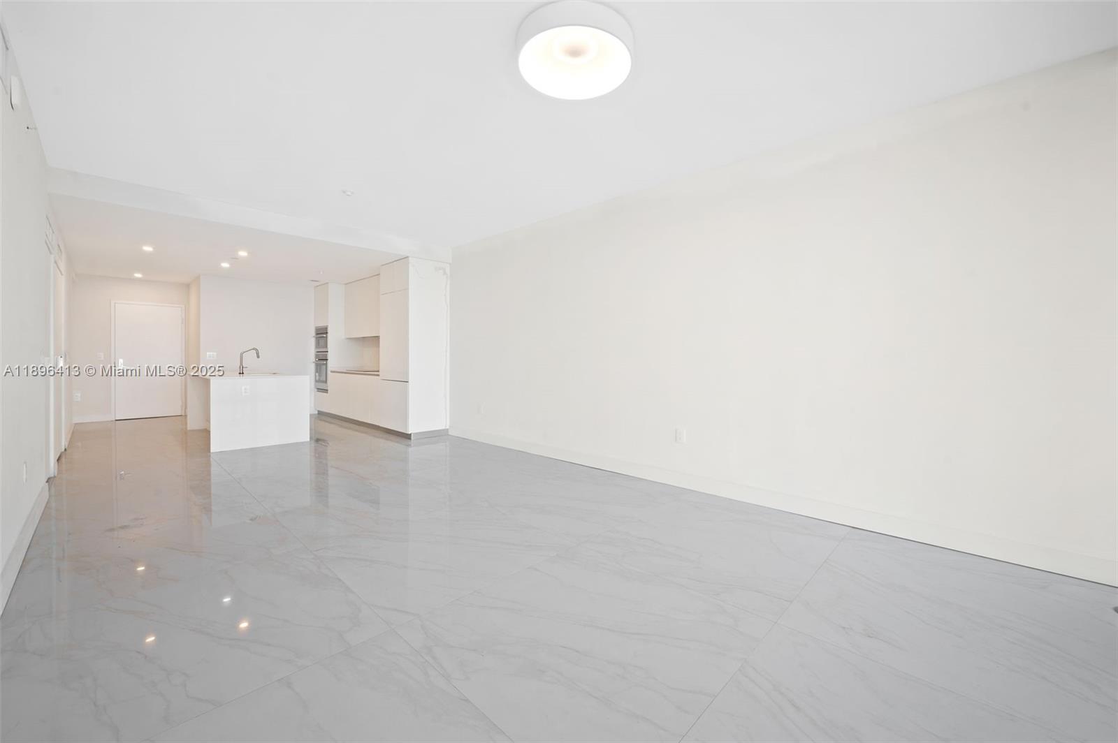 ARIA RESERVE - Residential Lease