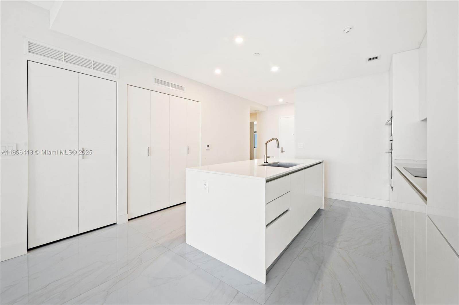 ARIA RESERVE - Residential Lease