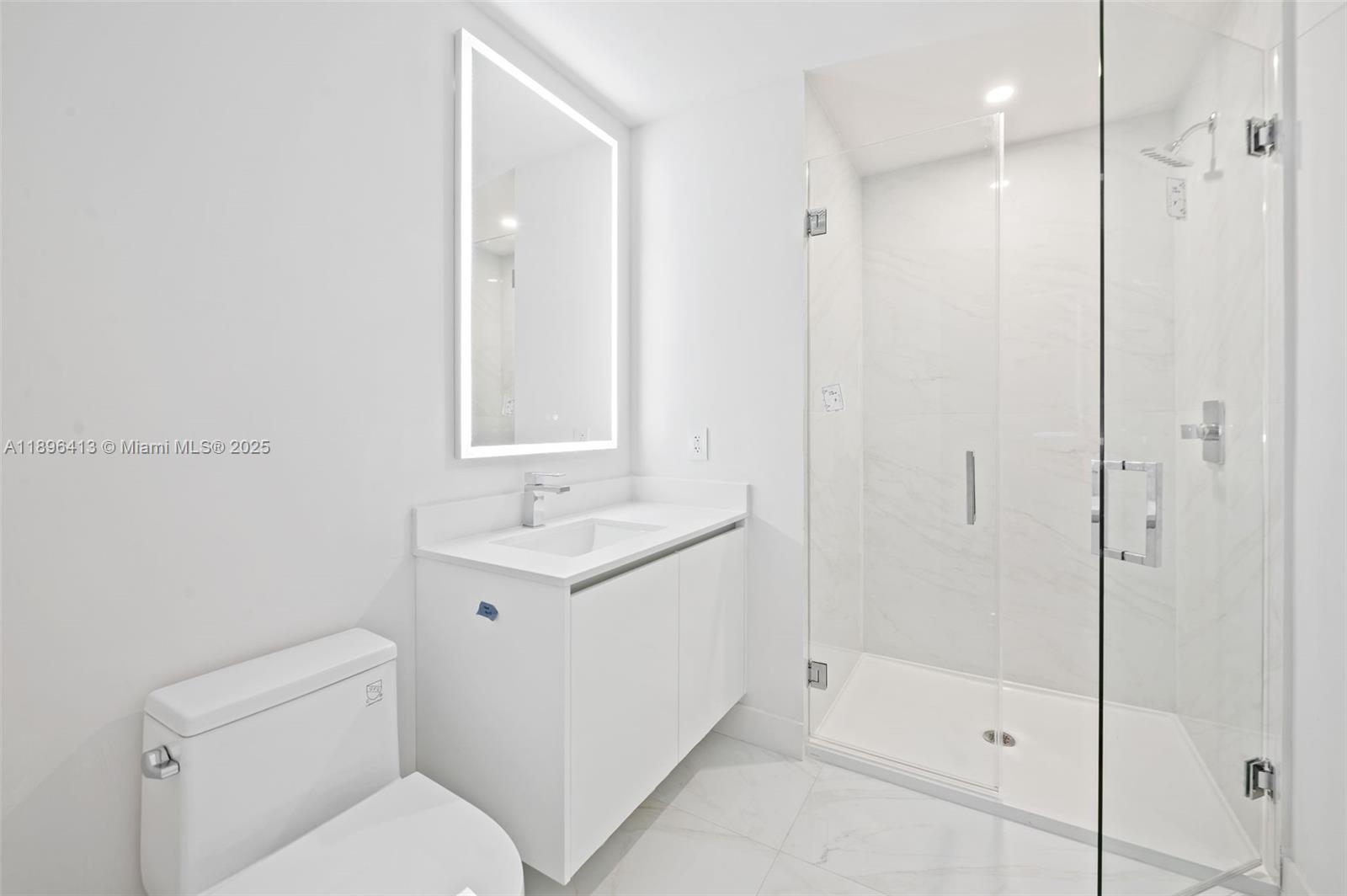 ARIA RESERVE - Residential Lease