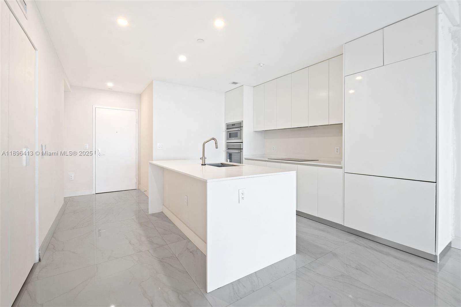 ARIA RESERVE - Residential Lease