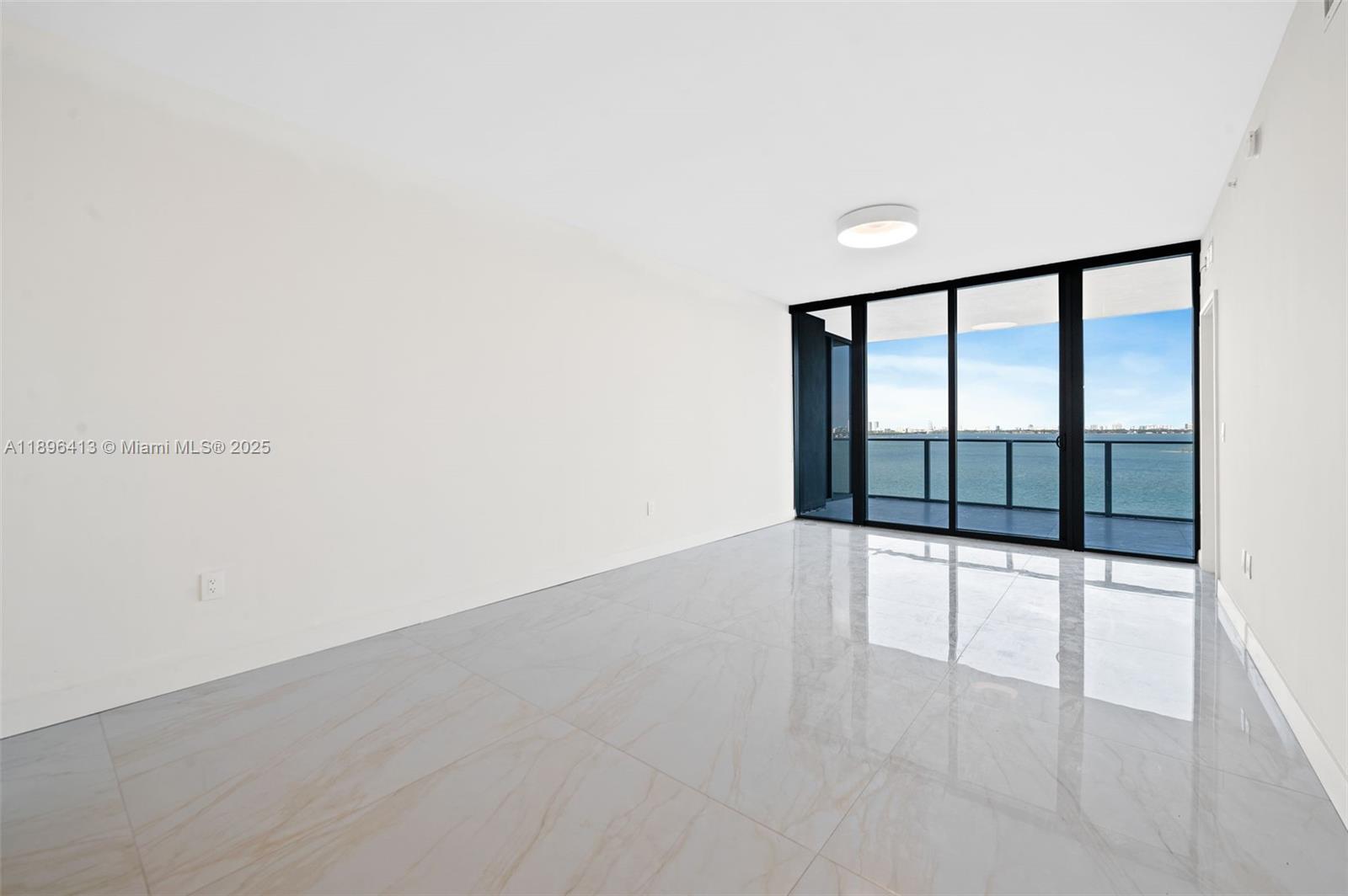 ARIA RESERVE - Residential Lease