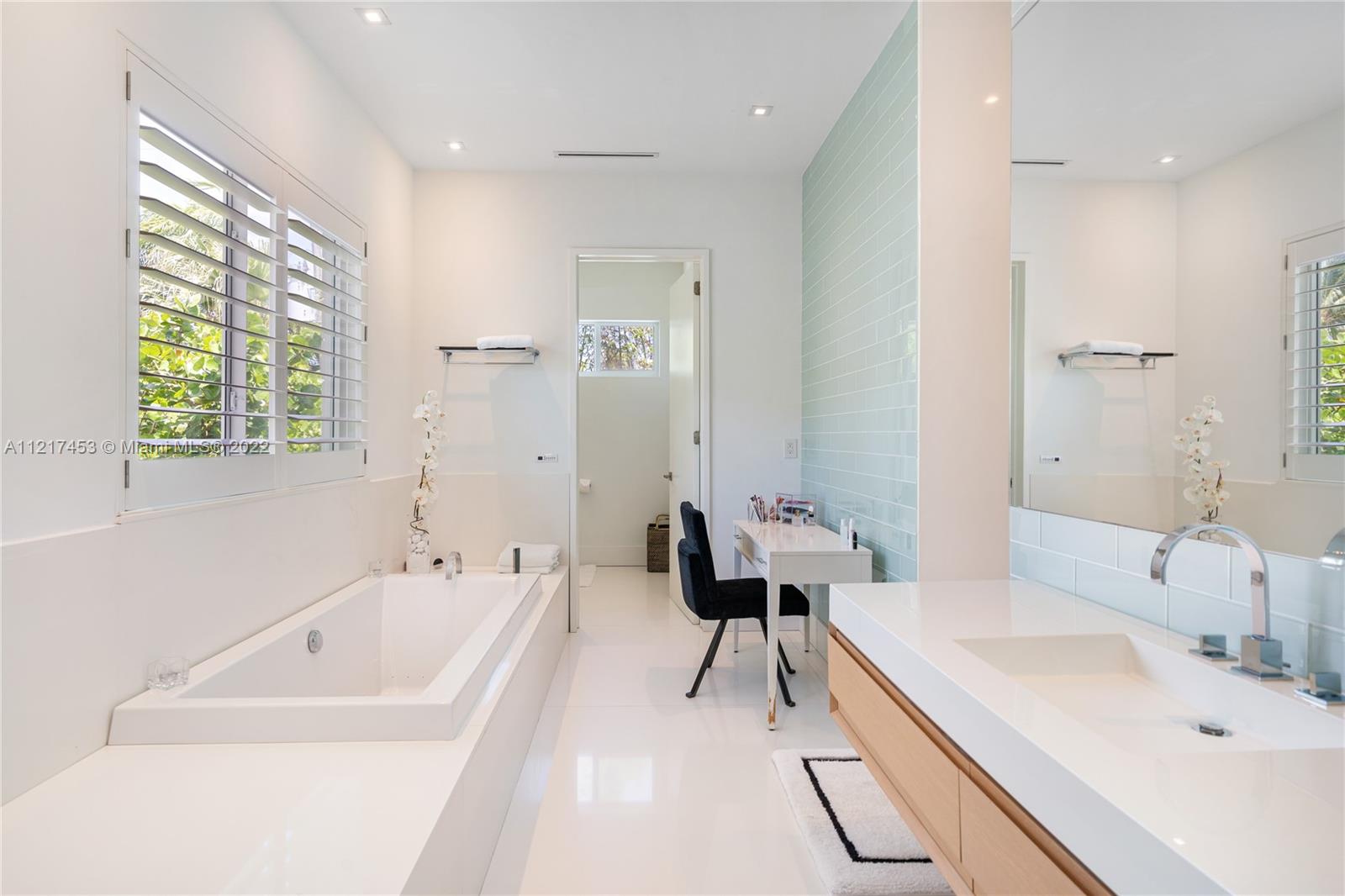 MASHTA ISLAND A REPLAT OF - Residential