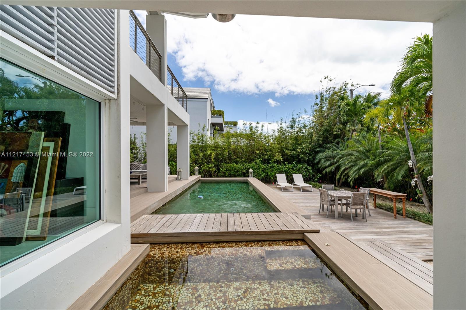 MASHTA ISLAND A REPLAT OF - Residential