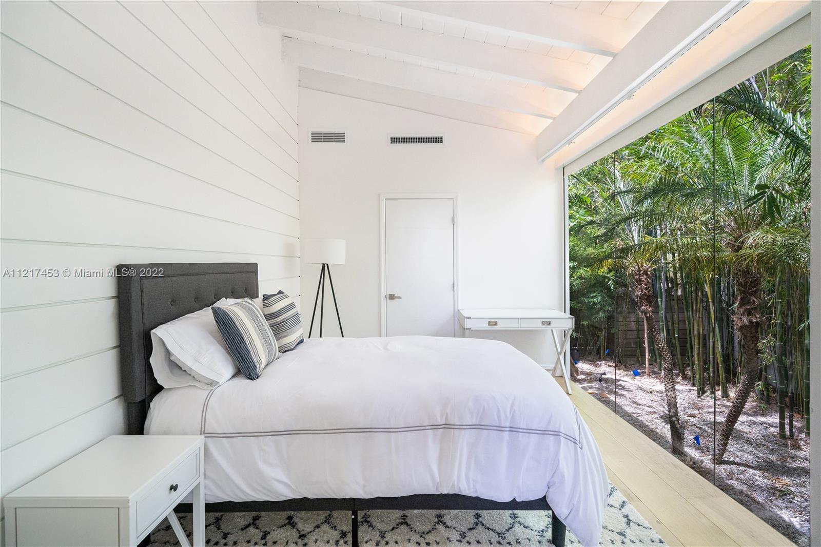 MASHTA ISLAND A REPLAT OF - Residential