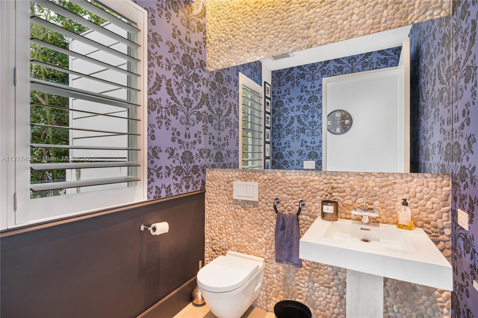 MASHTA ISLAND A REPLAT OF - Residential