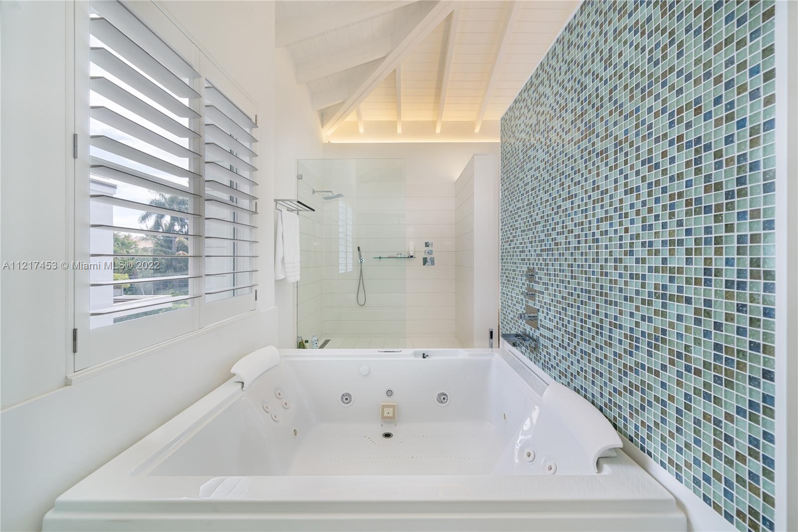 MASHTA ISLAND A REPLAT OF - Residential