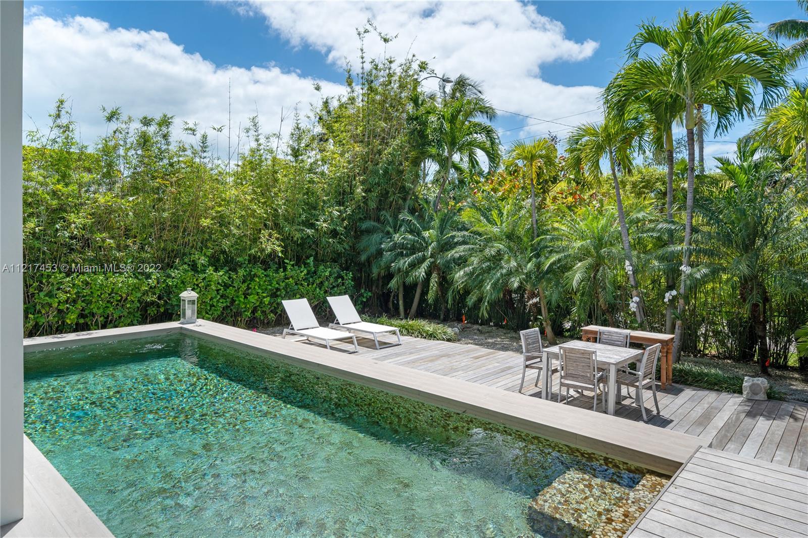 MASHTA ISLAND A REPLAT OF - Residential