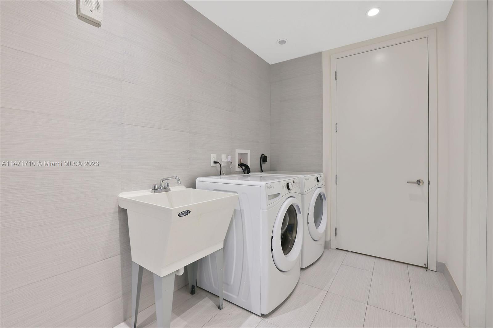 ALTOS DEL MAR NO. 5 - Residential