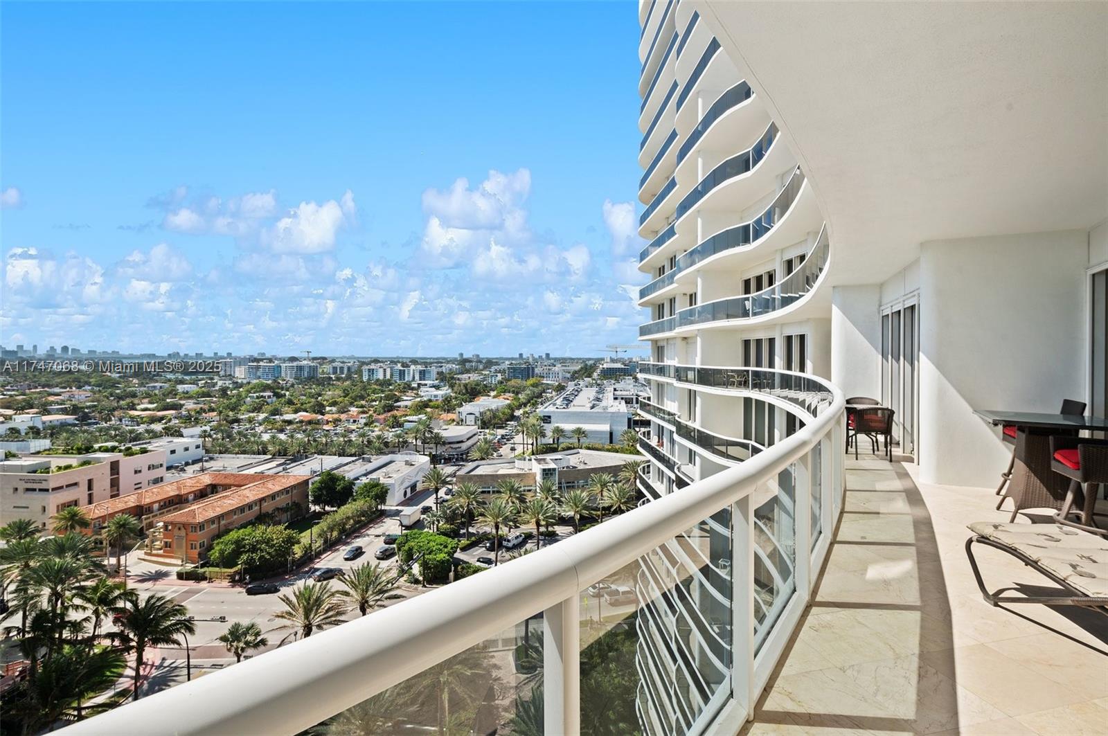 MAJESTIC TOWER - Residential