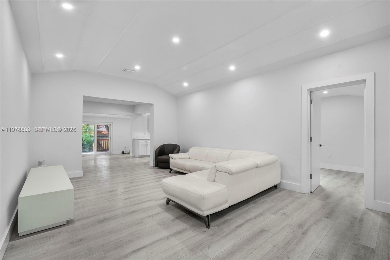 1262 SW 15th Ter