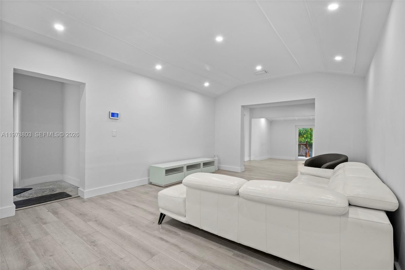 1262 SW 15th Ter