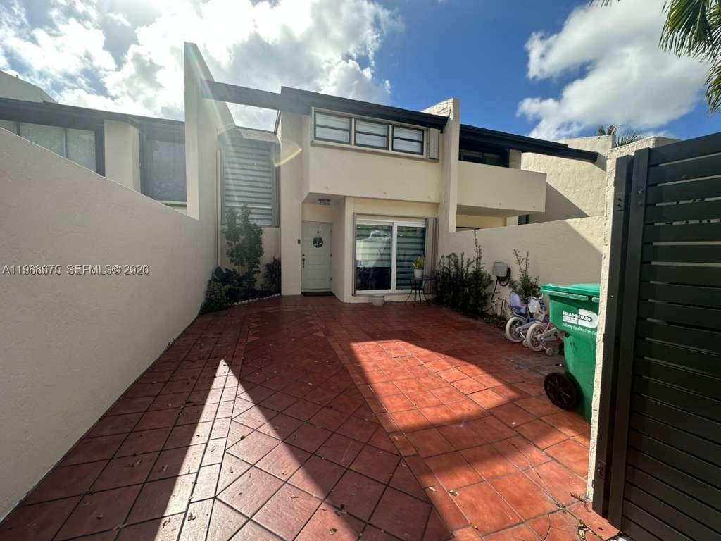 SUNSET PARK LAKE VILLAS S - Residential