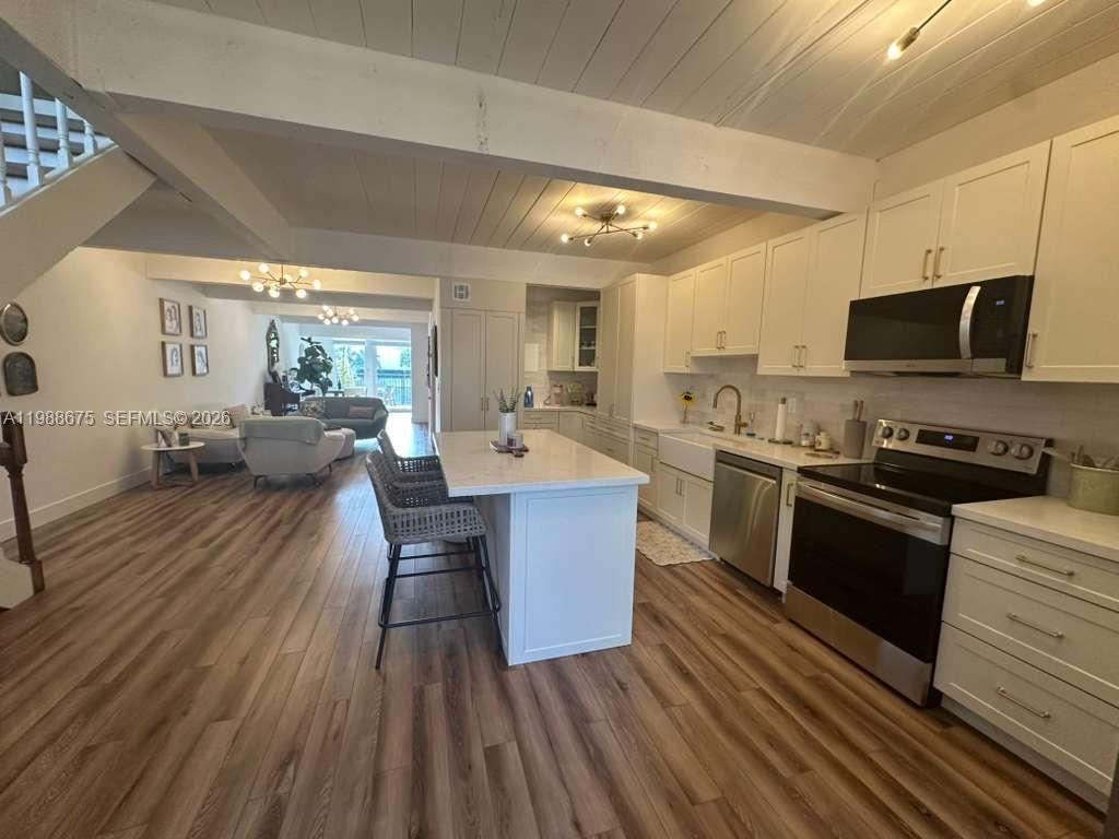 SUNSET PARK LAKE VILLAS S - Residential