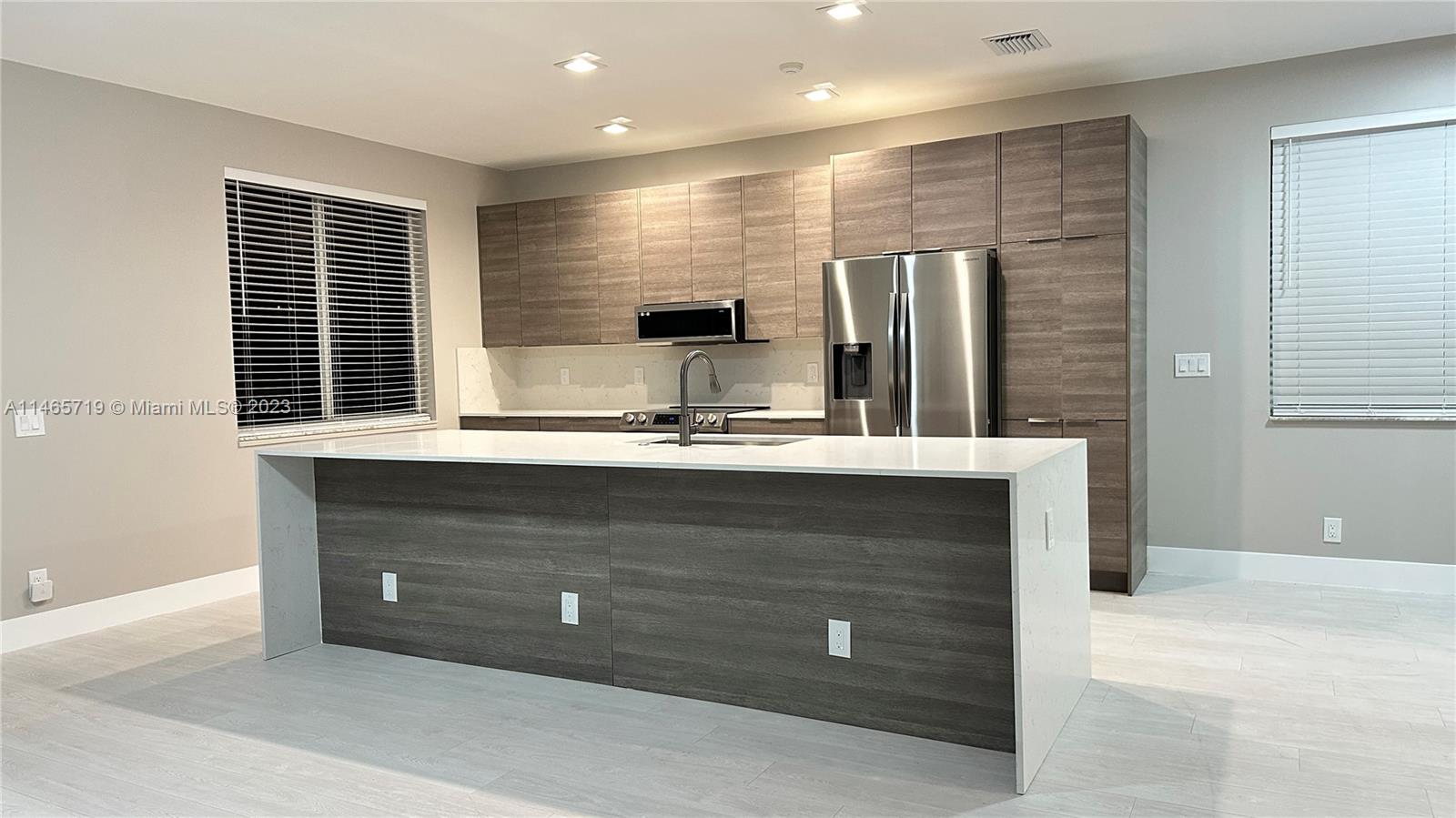 SECTORS 3 & 4 BOUNDARY PL - Residential Lease