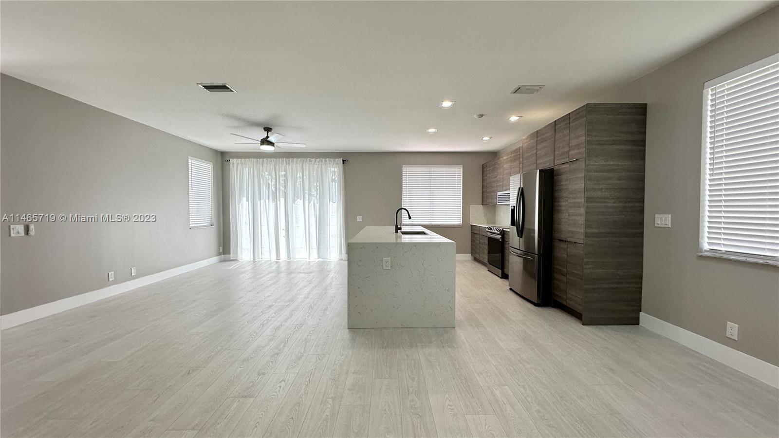 SECTORS 3 & 4 BOUNDARY PL - Residential Lease