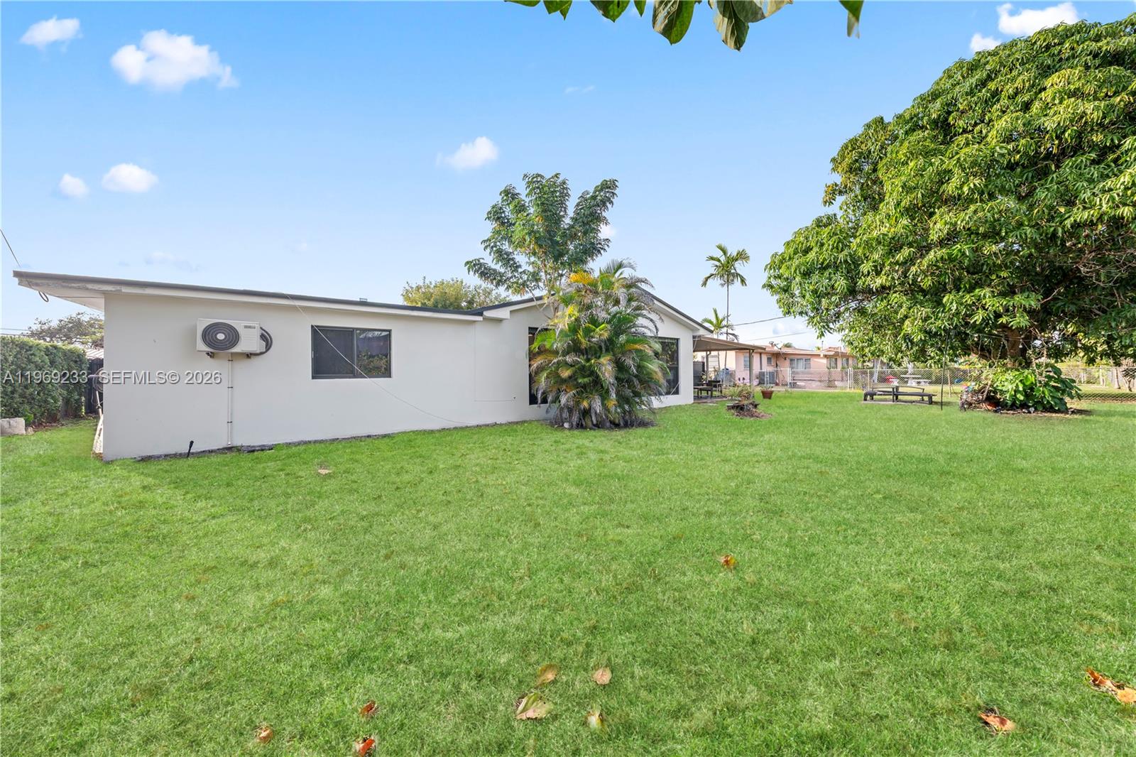 PALM SPRINGS LAKES 5TH AD - Residential Lease