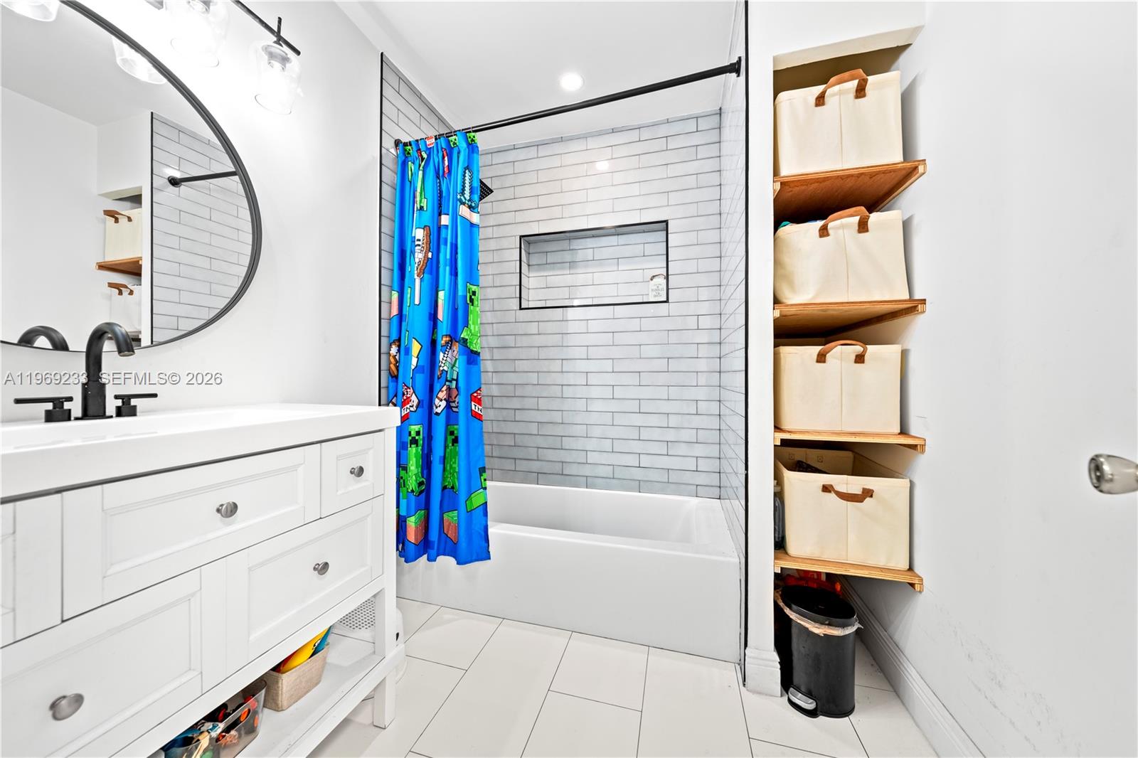 PALM SPRINGS LAKES 5TH AD - Residential Lease