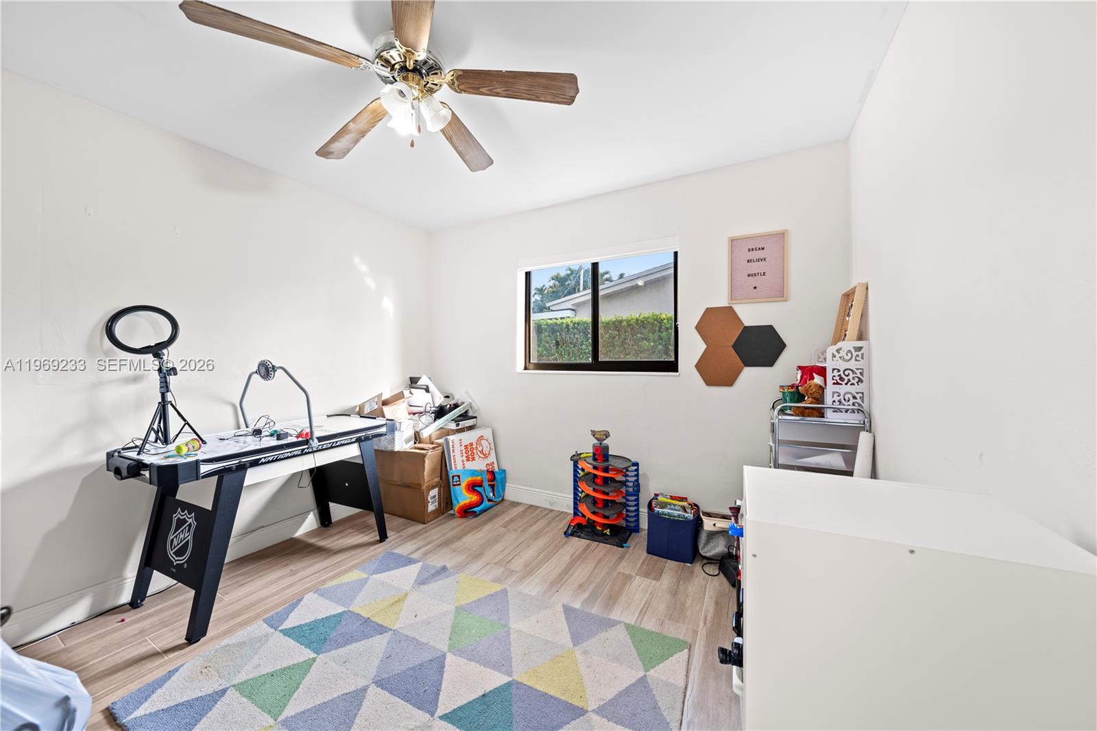 PALM SPRINGS LAKES 5TH AD - Residential Lease