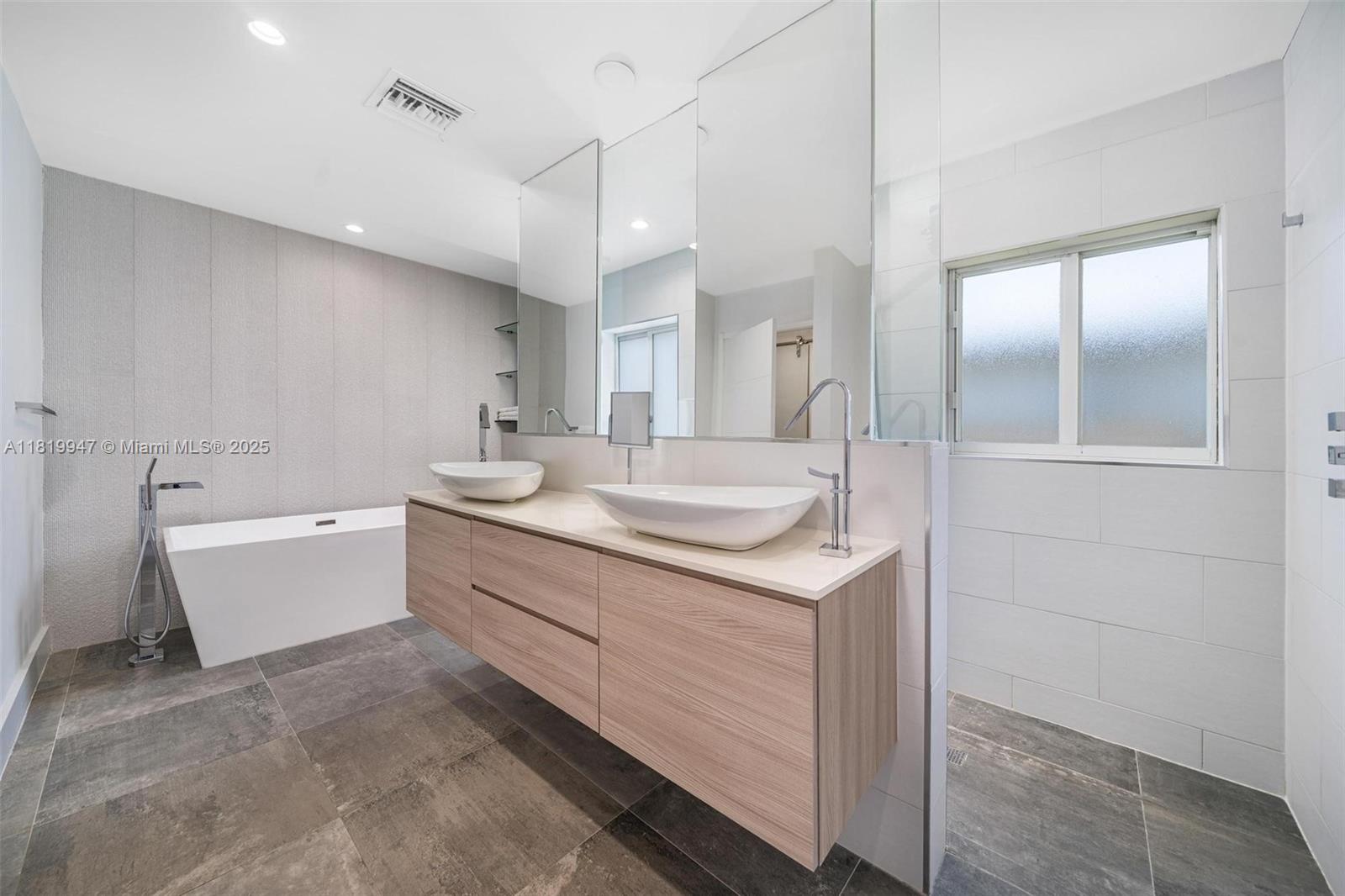 BISCAYNE POINT - Residential